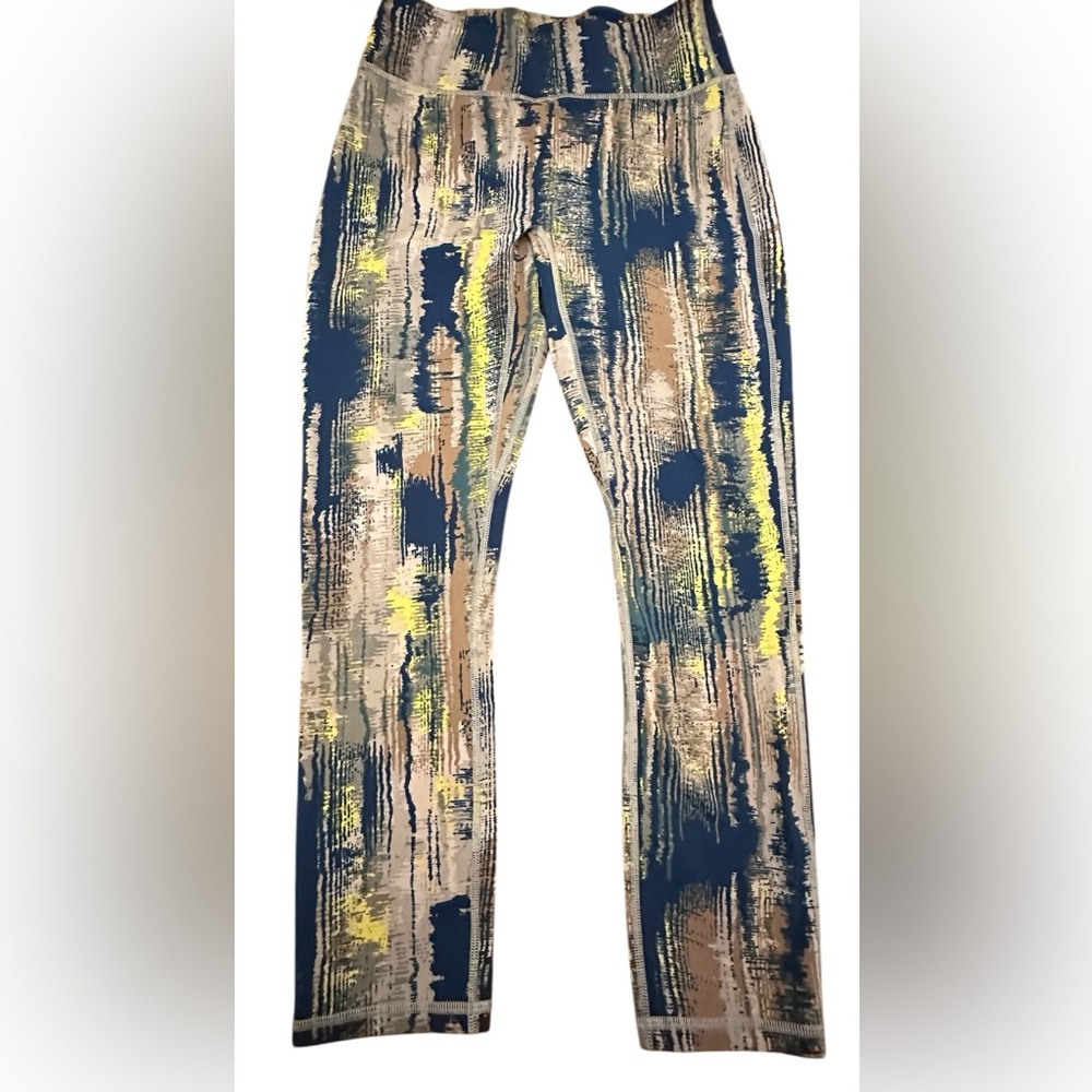 Fabletics Trinity High Waisted Pocket Capri Leggings - Size M - Picture 1 of 5